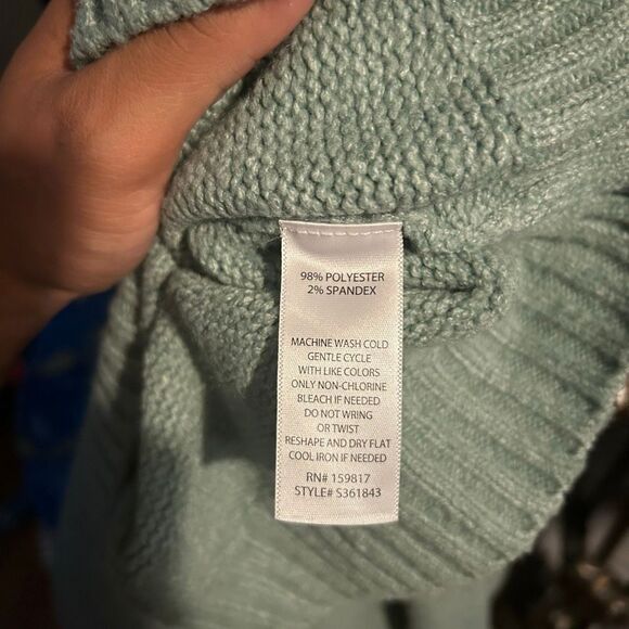 New Altar’d State Sweater - Picture 5 of 5